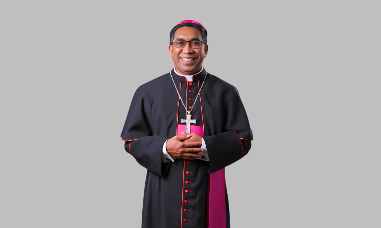 LArantuka, Katolik Larantuka, Katolik Flores, Uskup Hans, Uskup Hans Monteiro, Mgr Yohanes Hans Monteiro, Katedral Larantuka, KWI, Komsos Larantuka, Komsos KWI